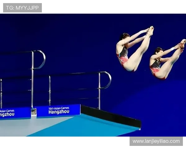 跳水运动的魅力与挑战：从技巧提升到心理素质的全方位解析